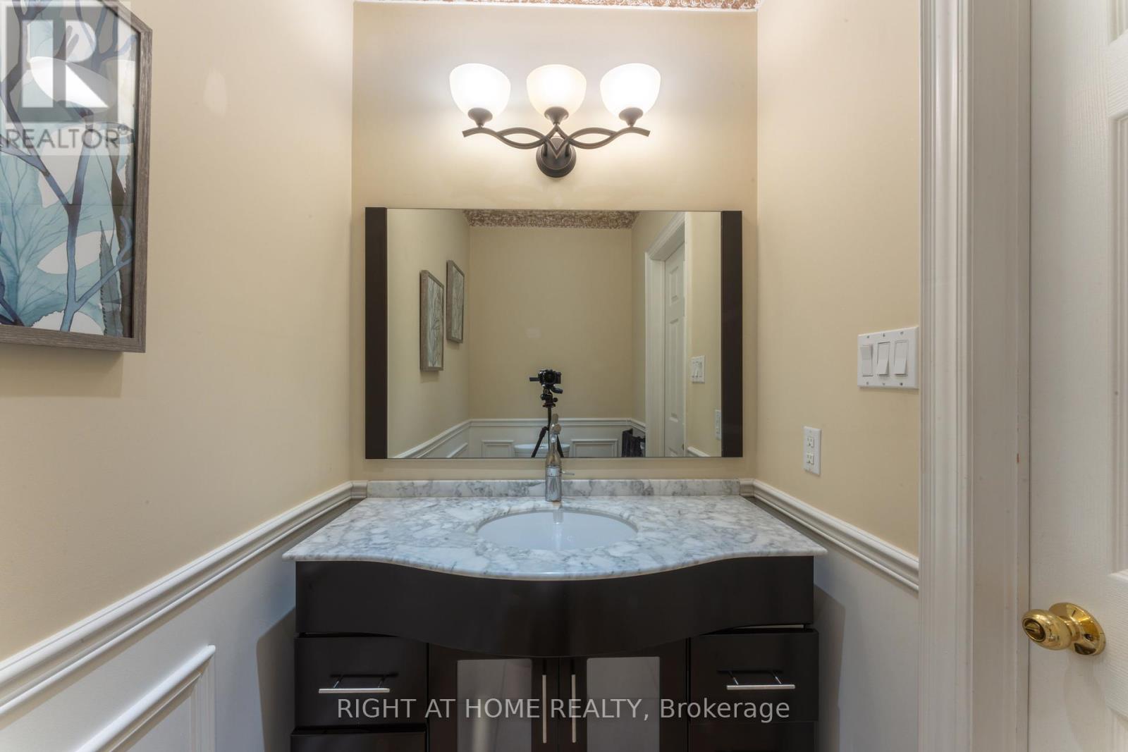 24 Malcolm Road, Toronto, Ontario  M4G 1X8 - Photo 17 - C12127174