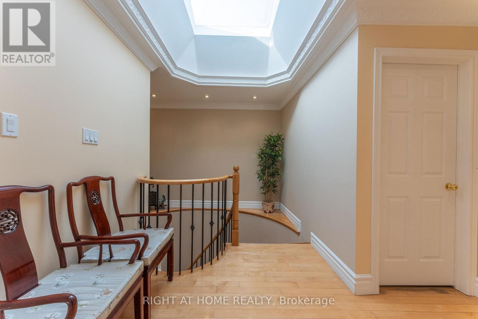 24 Malcolm Road, Toronto, Ontario  M4G 1X8 - Photo 18 - C12127174