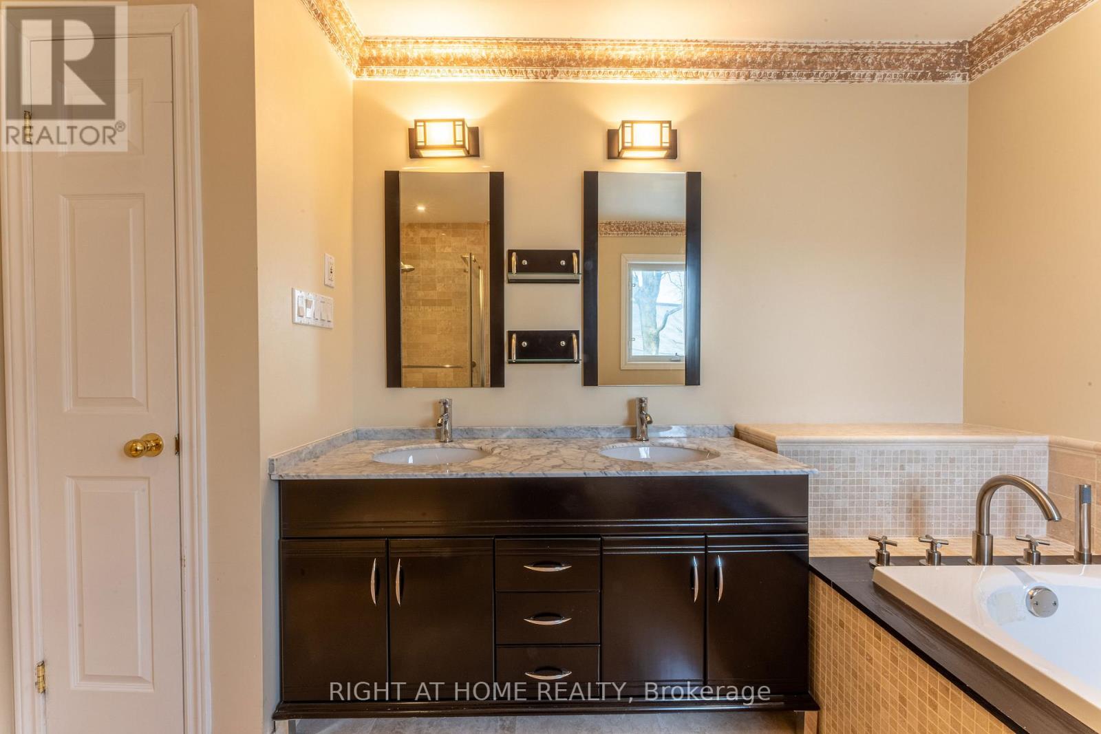 24 Malcolm Road, Toronto, Ontario  M4G 1X8 - Photo 23 - C12127174