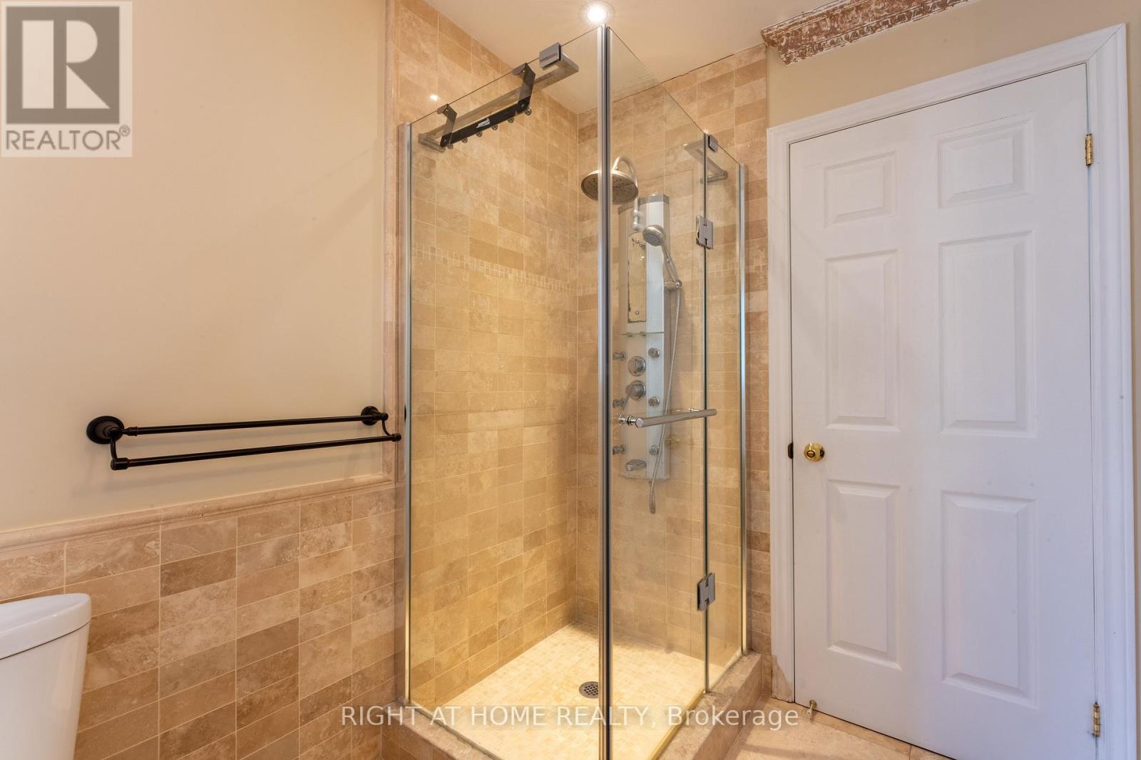 24 Malcolm Road, Toronto, Ontario  M4G 1X8 - Photo 26 - C12127174