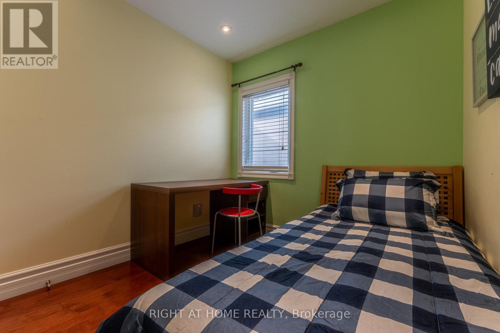 24 Malcolm Road, Toronto, Ontario  M4G 1X8 - Photo 38 - C12127174