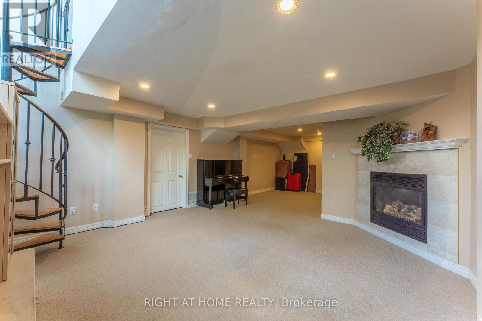 24 Malcolm Road, Toronto, Ontario  M4G 1X8 - Photo 42 - C12127174
