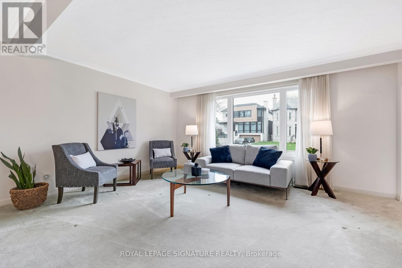 Property at 273 DUNVIEW AVENUE image 2