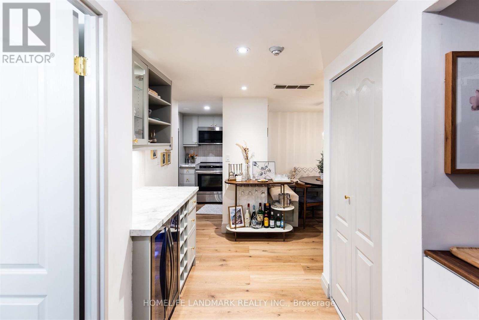 Property at 201 - 9 GREENBRIAR ROAD image 5