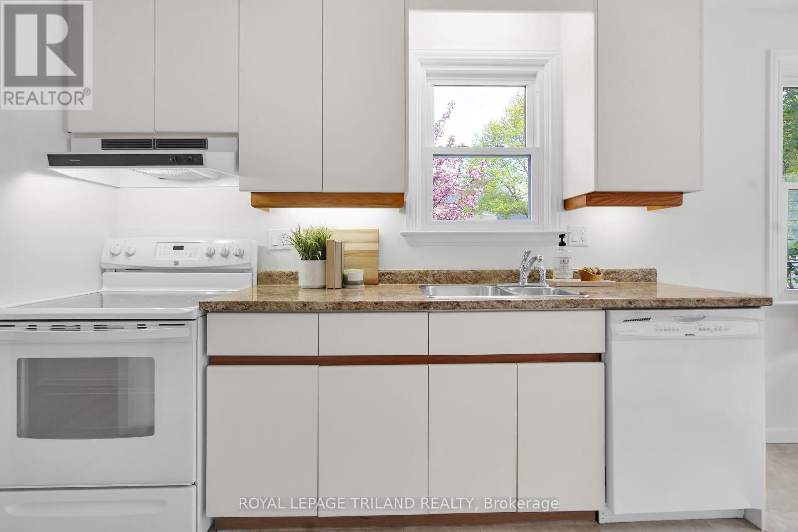 905 Fontaine Road, London North, Ontario  N6M 1K9 - Photo 7 - X12127529