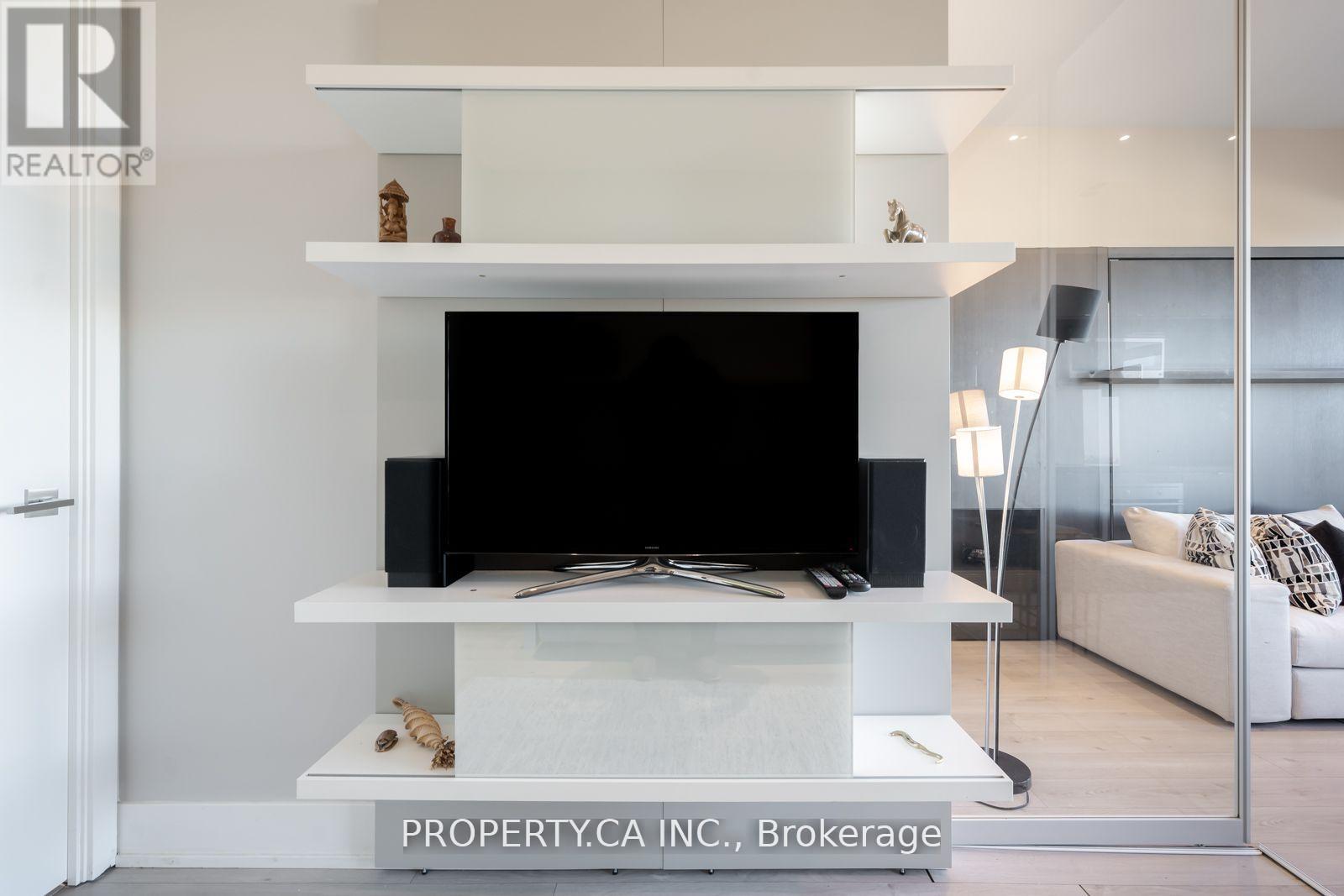 1728 - 111 St Clair Avenue W, Toronto, Ontario  M4V 1N5 - Photo 19 - C12127436