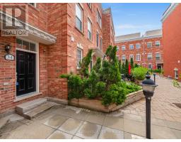 34 FAIRHEAD MEWS, Toronto, Ontario
