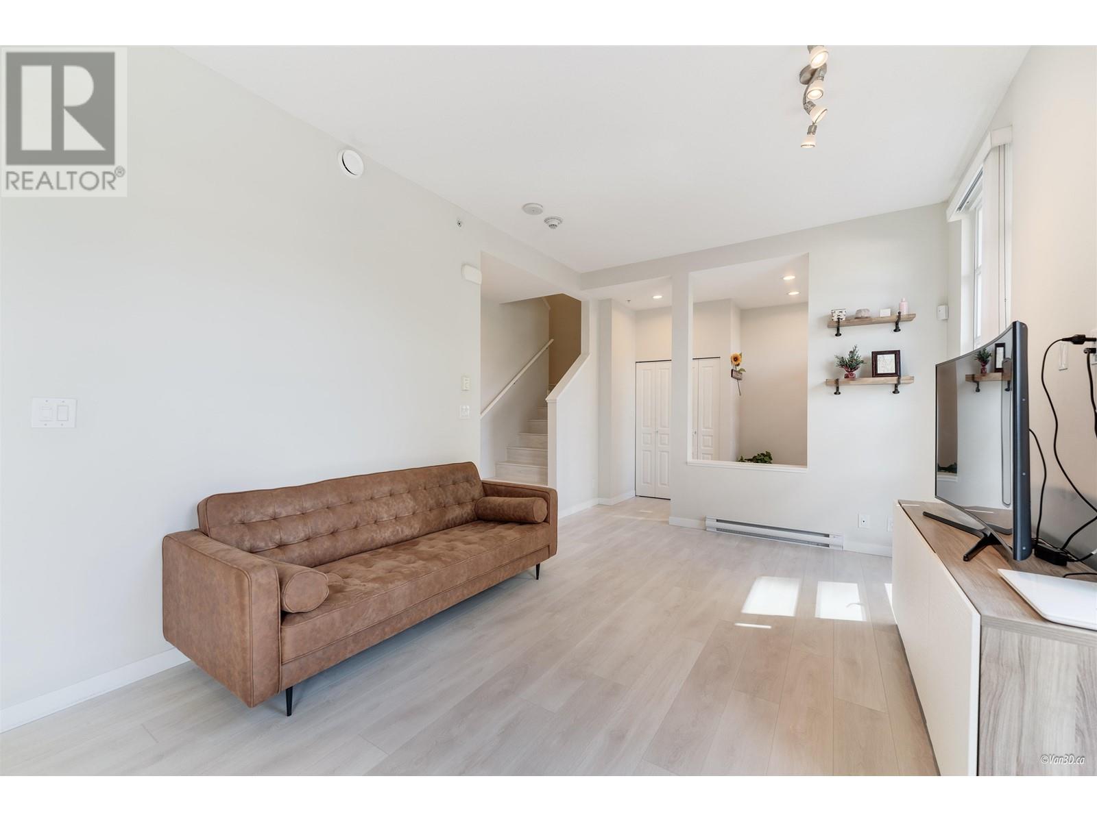 104 3096 Windsor Gate, Coquitlam, British Columbia  V3B 0P4 - Photo 10 - R2998752