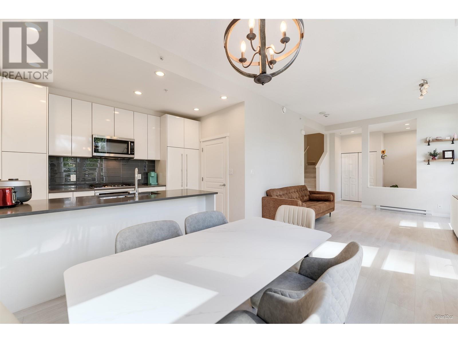 104 3096 Windsor Gate, Coquitlam, British Columbia  V3B 0P4 - Photo 15 - R2998752