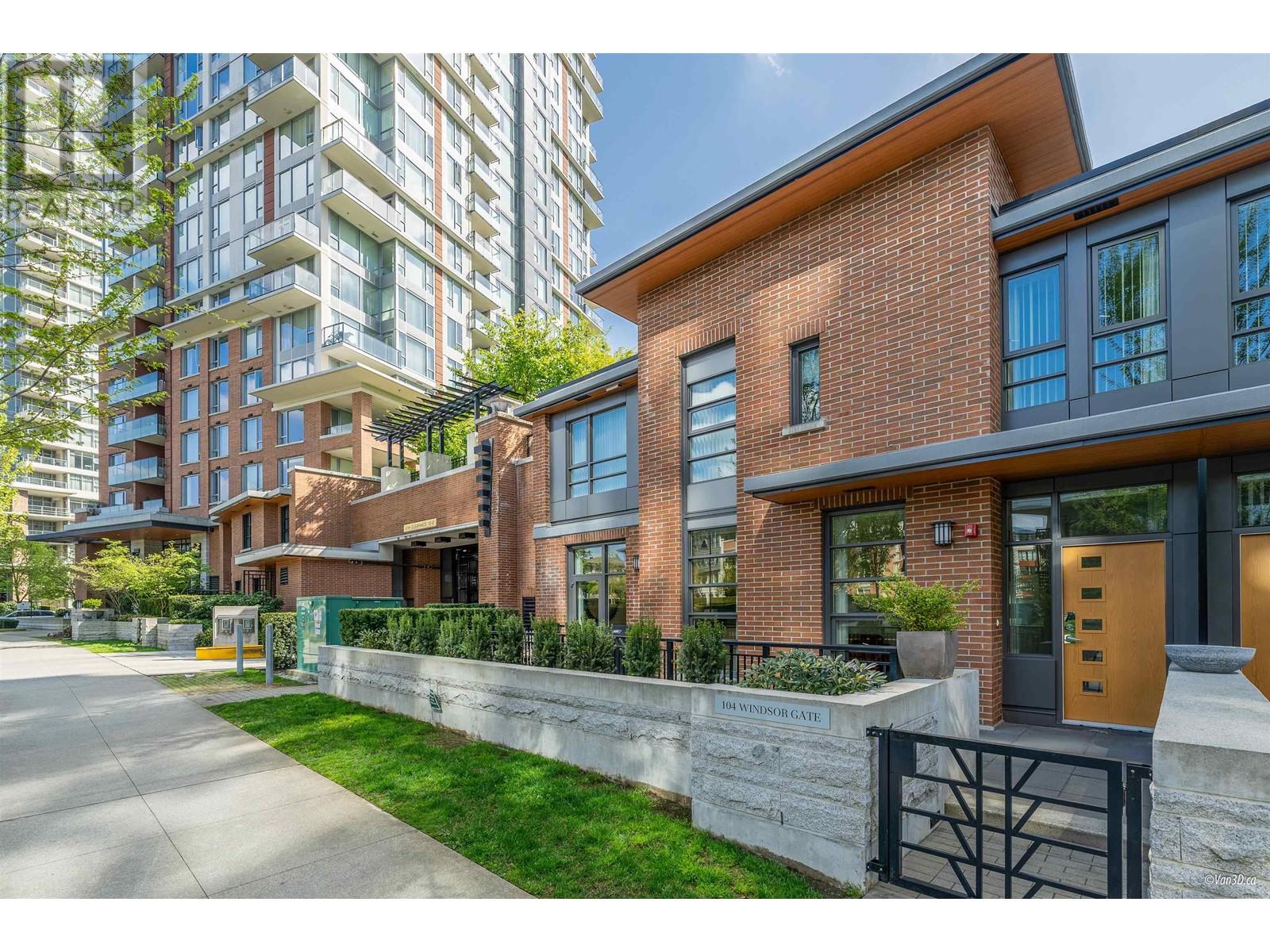 104 3096 Windsor Gate, Coquitlam, British Columbia  V3B 0P4 - Photo 3 - R2998752
