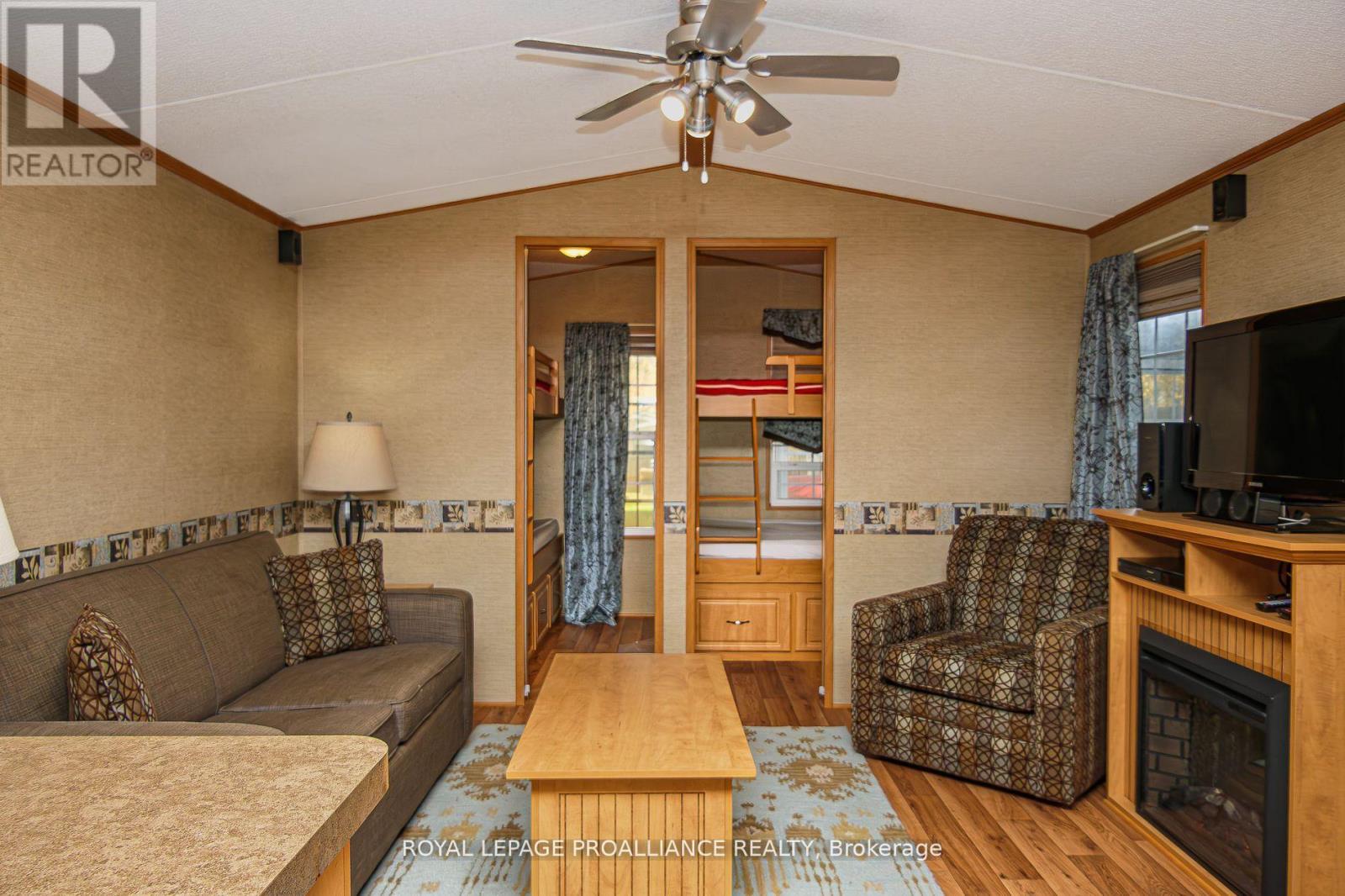 486 County Rd 18-3 Park Meadow Lane, Prince Edward County, Ontario  K8V 1P0 - Photo 17 - X12112284