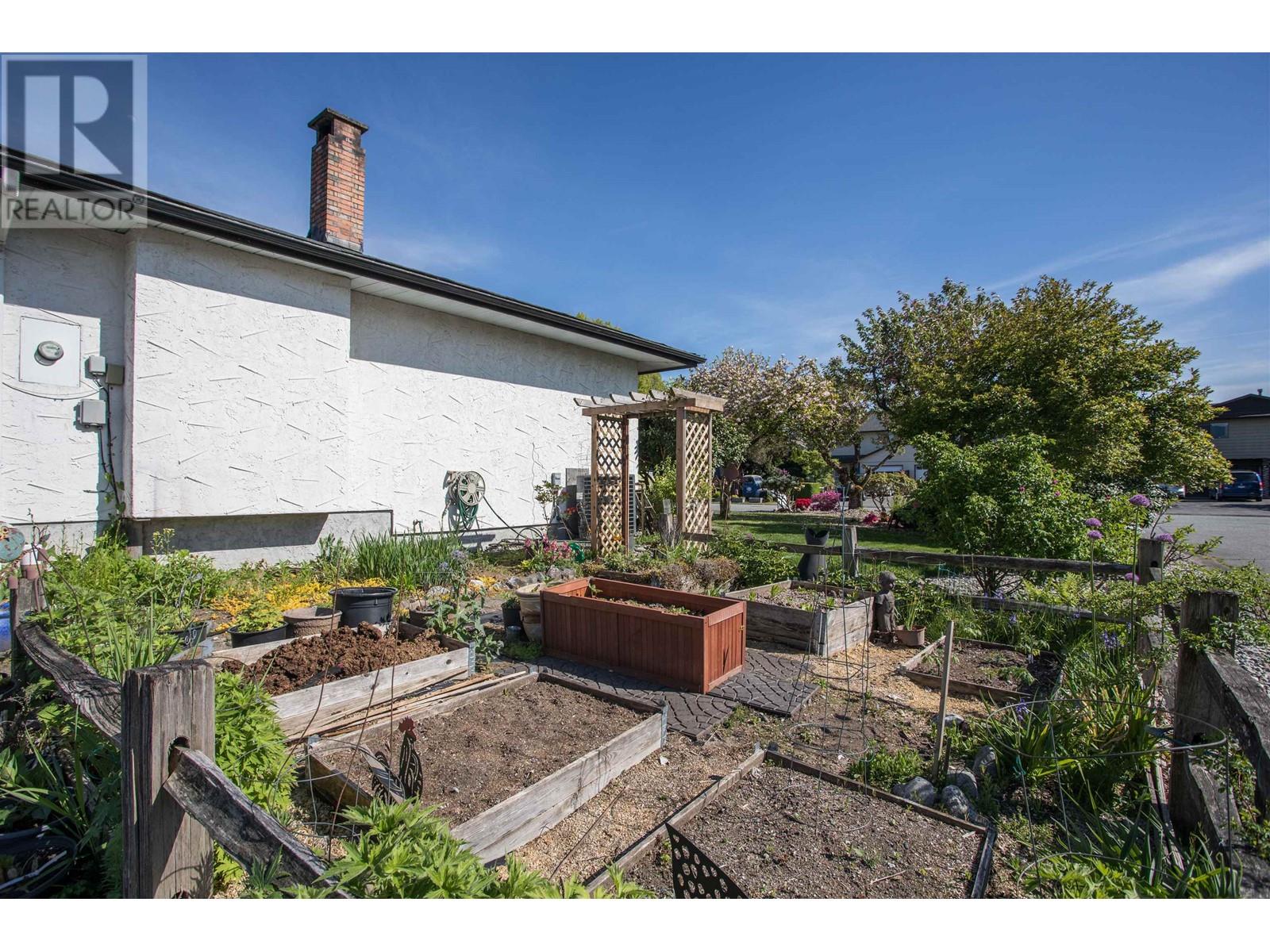 18985 119b Avenue, Pitt Meadows, British Columbia  V3Y 1X4 - Photo 37 - R2998770
