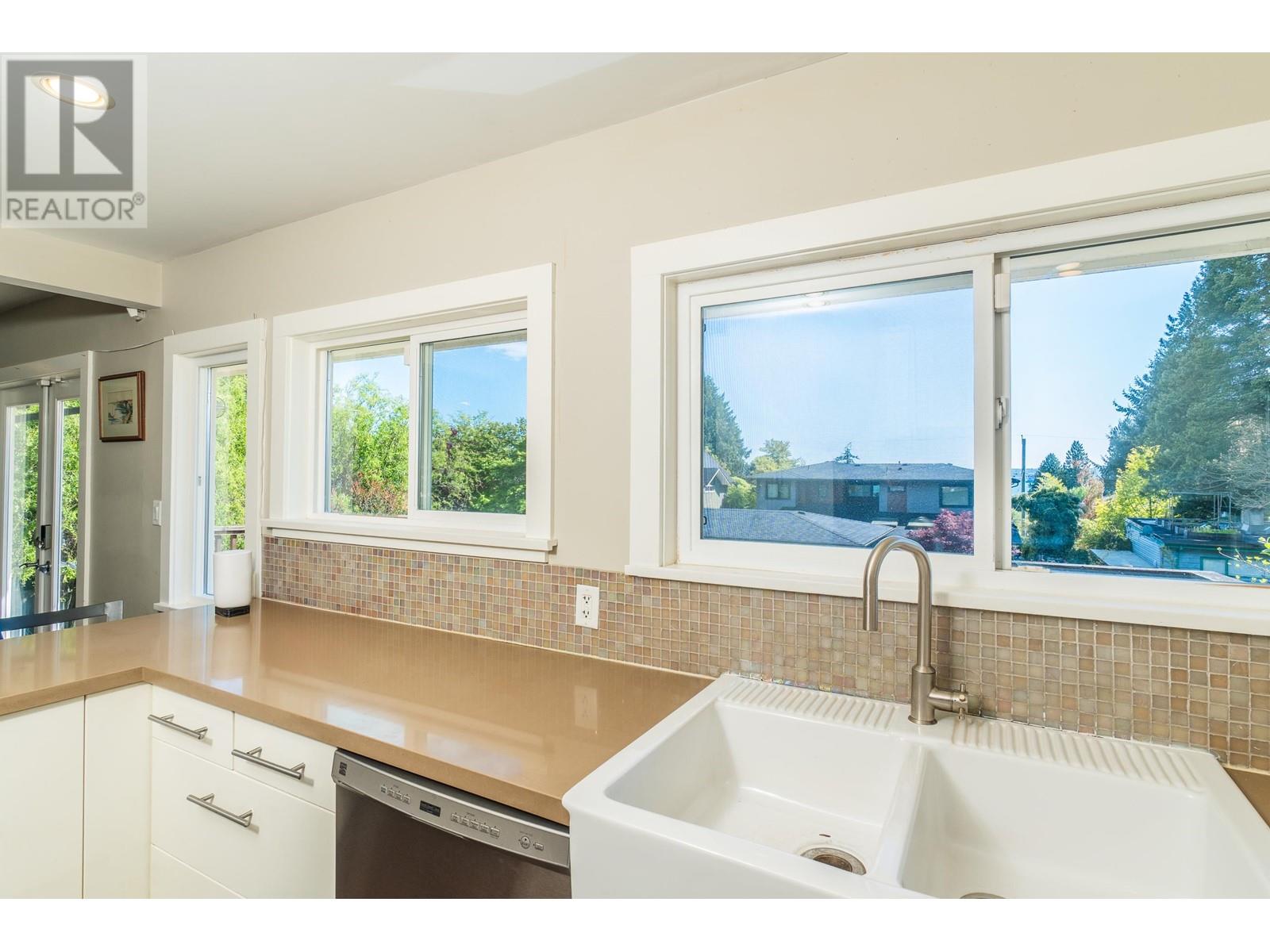 2460 Mathers Avenue, West Vancouver, British Columbia  V7V 2H8 - Photo 13 - R2998805