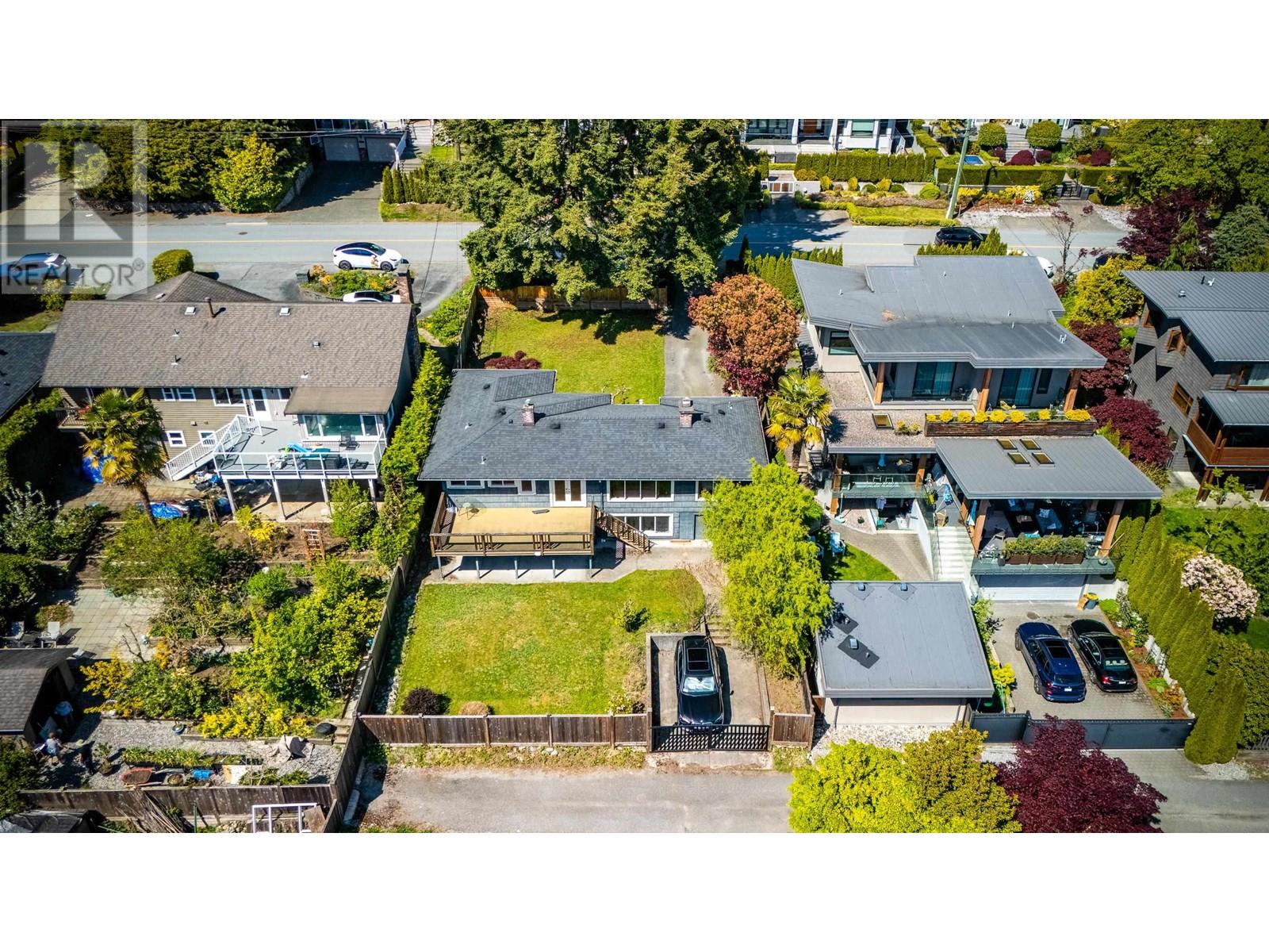 2460 Mathers Avenue, West Vancouver, British Columbia  V7V 2H8 - Photo 38 - R2998805