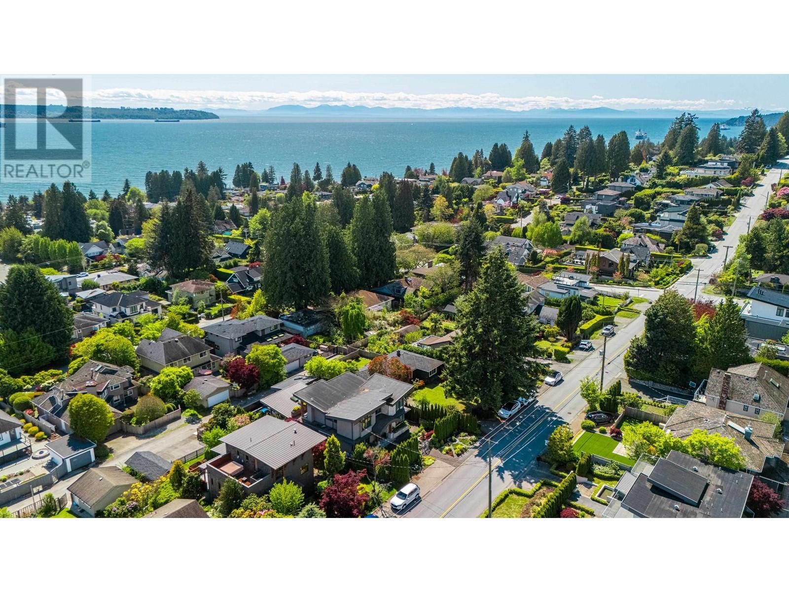 2460 Mathers Avenue, West Vancouver, British Columbia  V7V 2H8 - Photo 39 - R2998805