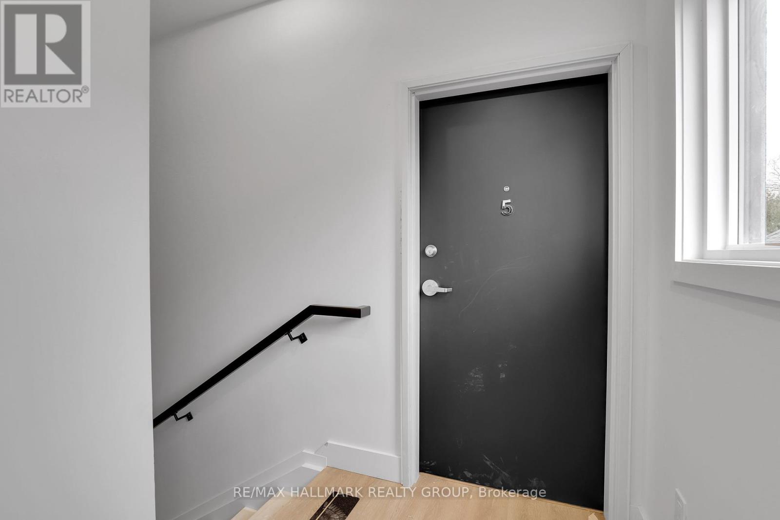 4 - 109 Russell Avenue, Ottawa, Ontario  K1N 7X2 - Photo 2 - X12110772