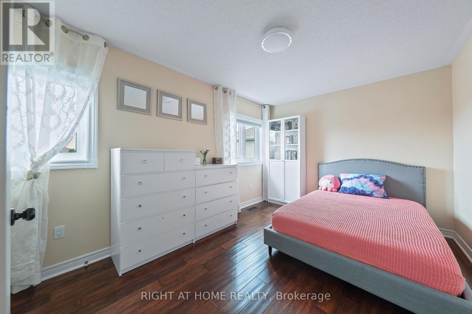36 Crimson Court, Richmond Hill, Ontario  L4C 0J5 - Photo 35 - N12127236