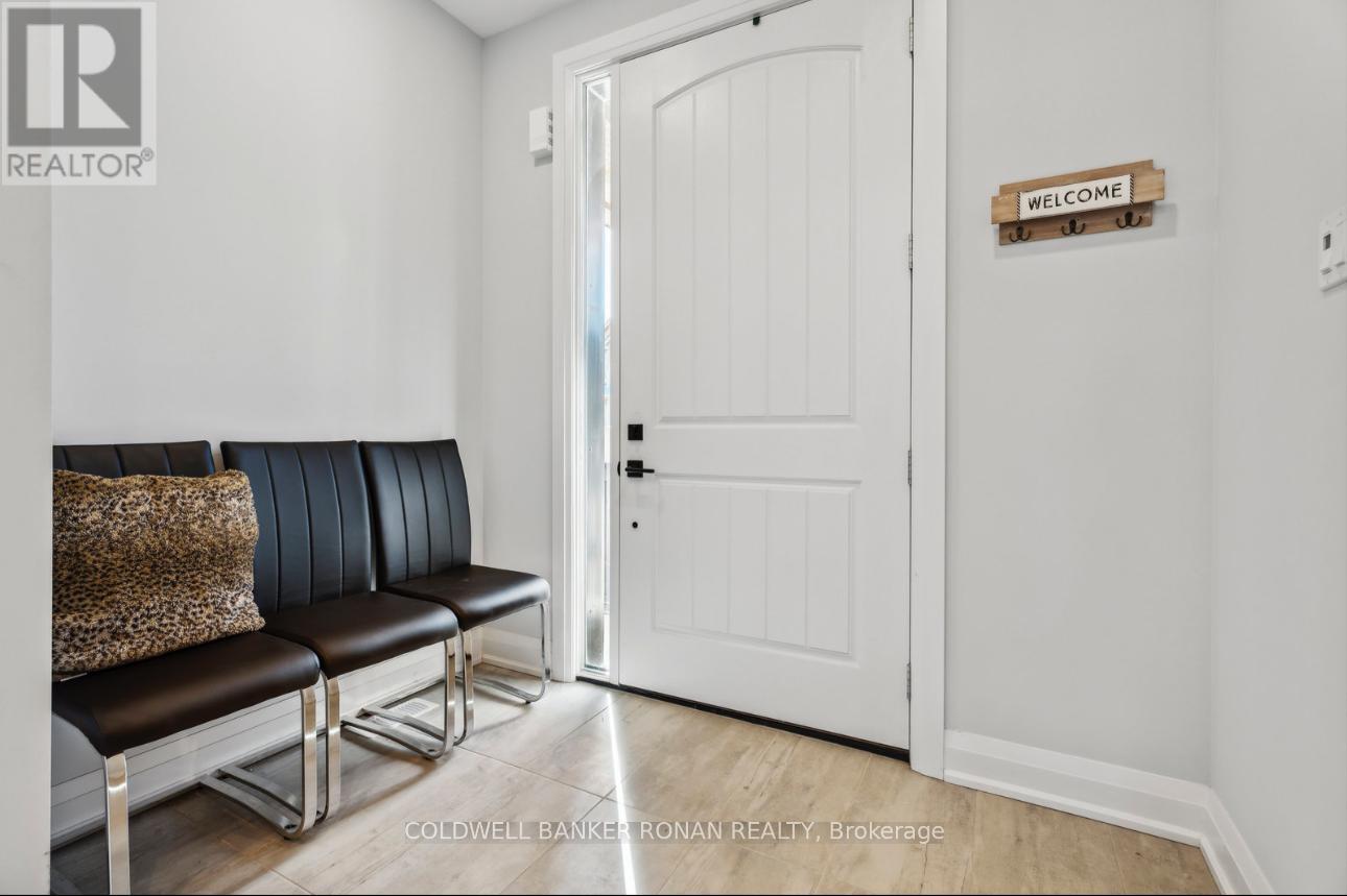22 Kiernan Crescent N, New Tecumseth, Ontario  L9R 0V3 - Photo 4 - N12127352