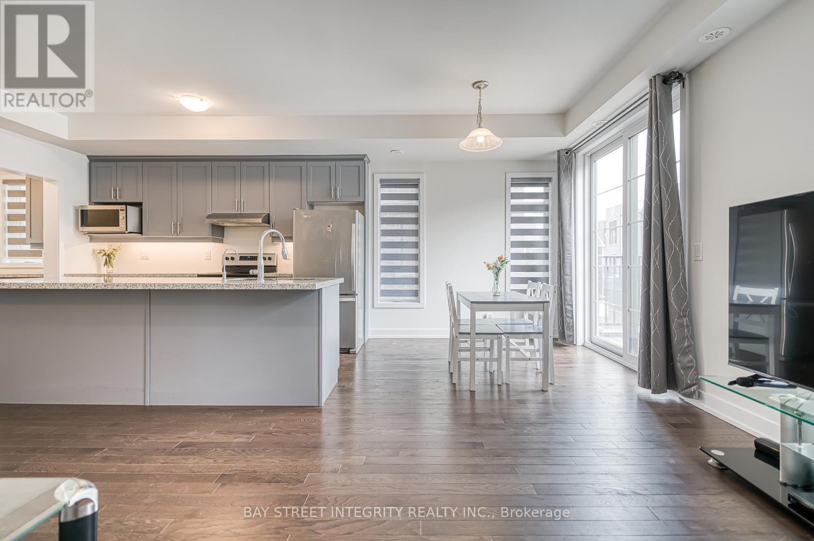 94 Guardhouse Crescent, Markham, Ontario  L6C 3J9 - Photo 7 - N12127419