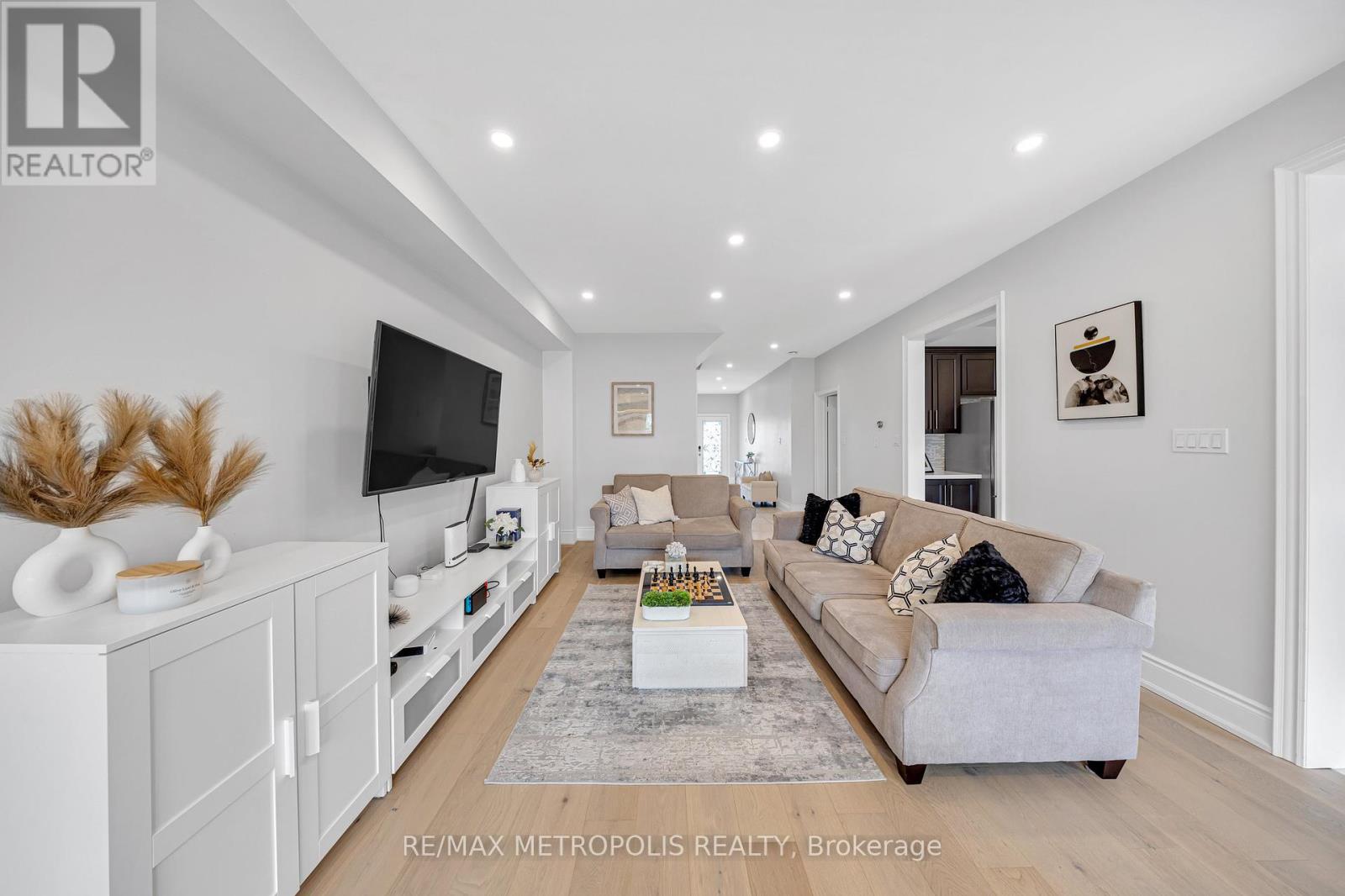 31 Carter Street, Bradford West Gwillimbury, Ontario  L3Z 0L5 - Photo 16 - N12127466