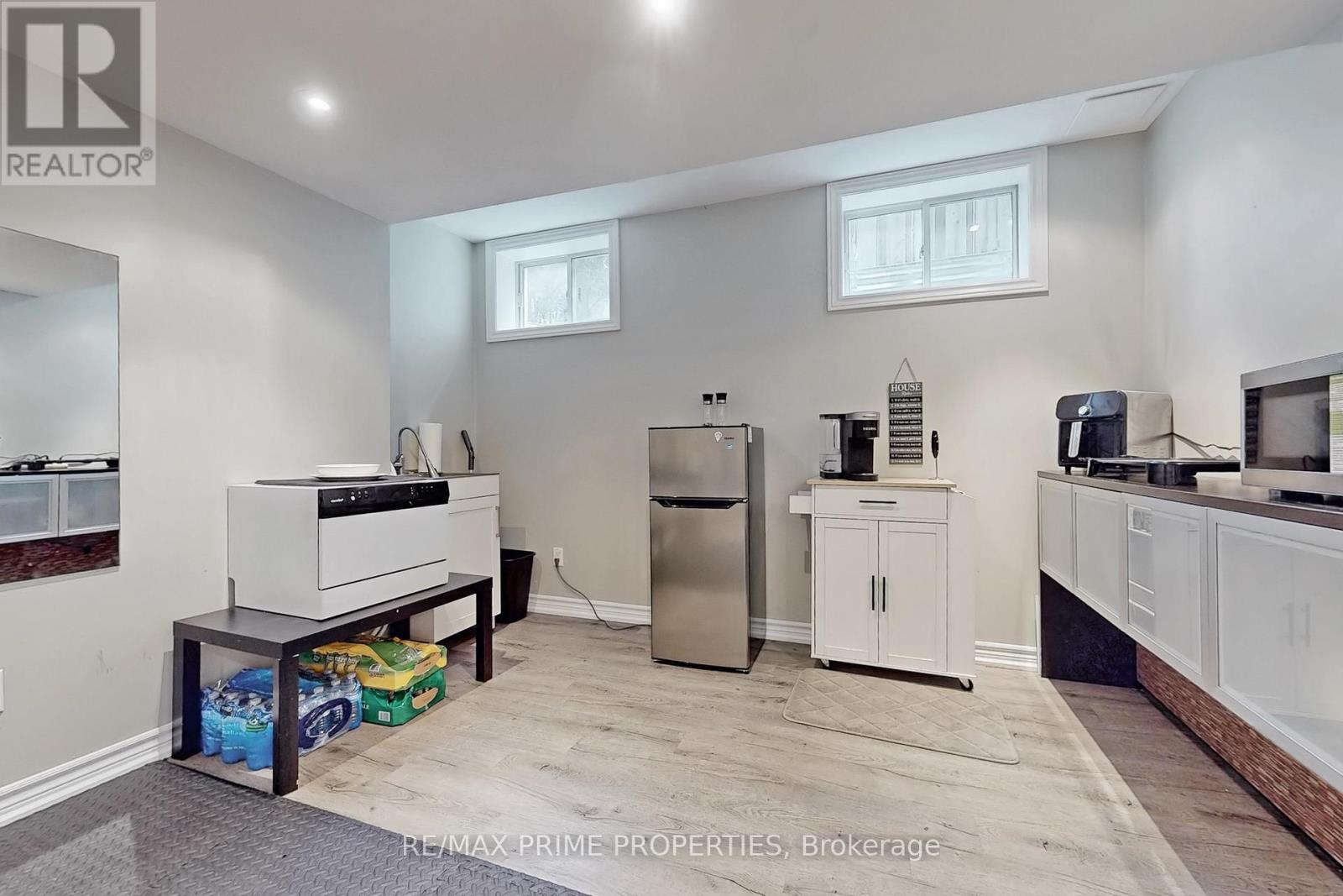 947 Booth Avenue, Innisfil, Ontario  L9S 0A5 - Photo 24 - N12127504
