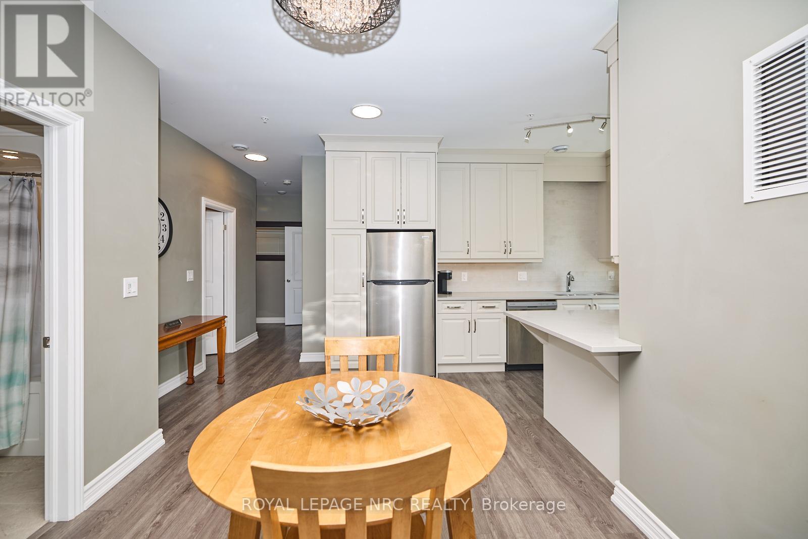 211 - 529 South Pelham Road, Welland, Ontario  L3C 0H7 - Photo 11 - X12127537