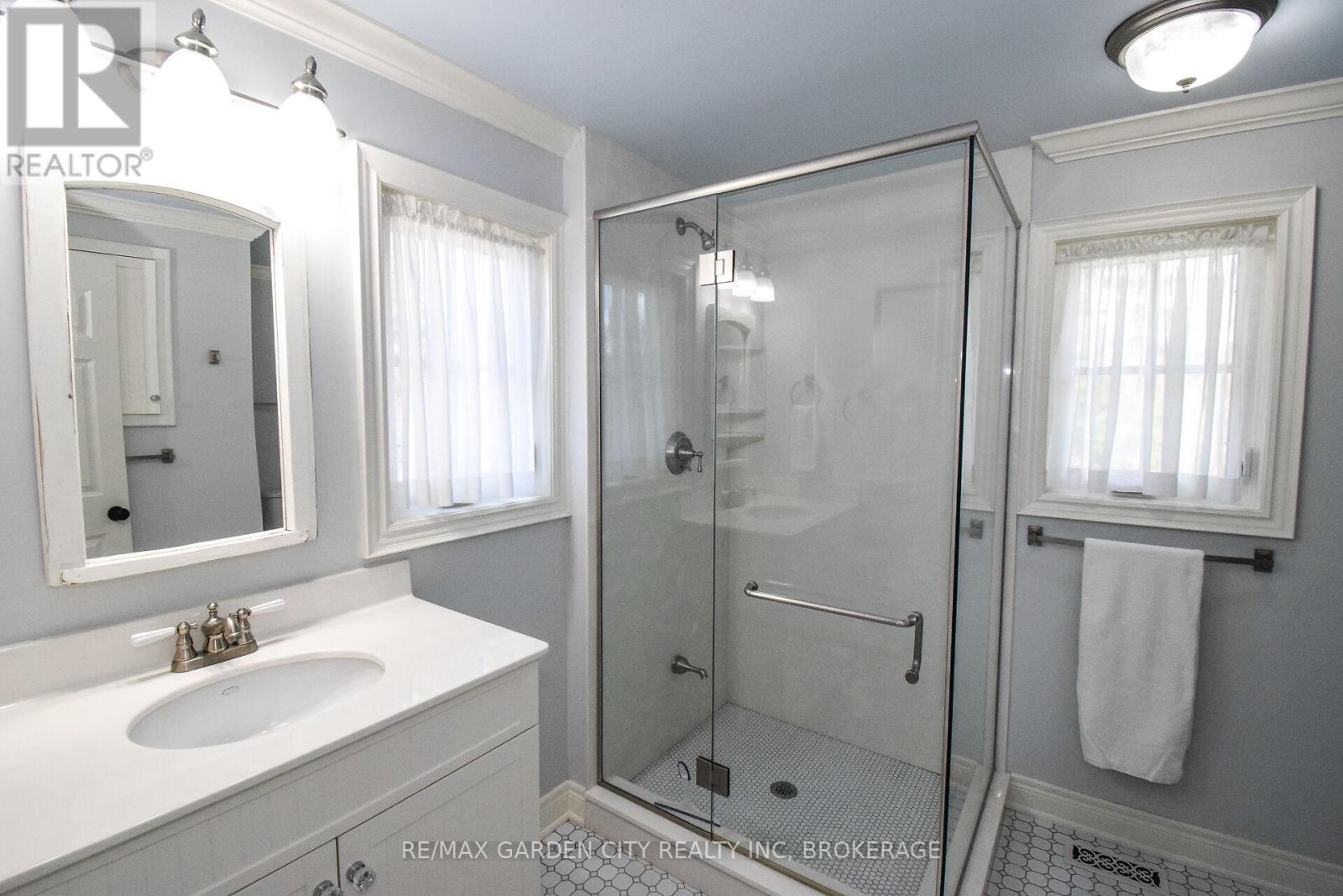 273 Canboro Road, Pelham (Fonthill), Ontario  L0S 1M0 - Photo 24 - X12127581