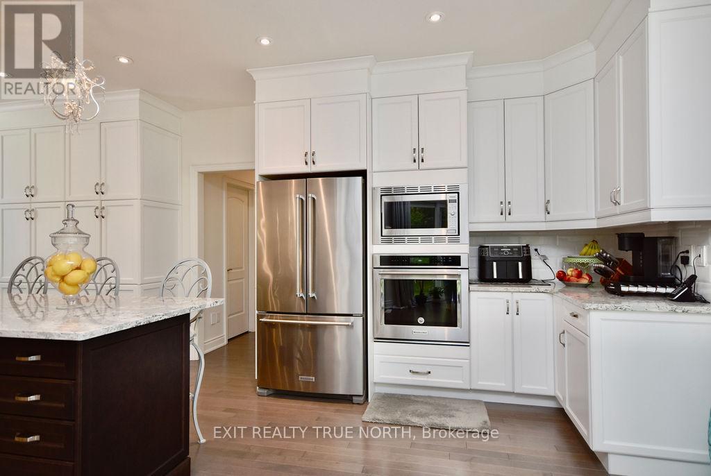 2 Sycamore Circle, Springwater, Ontario  L0L 2K0 - Photo 17 - S12127310