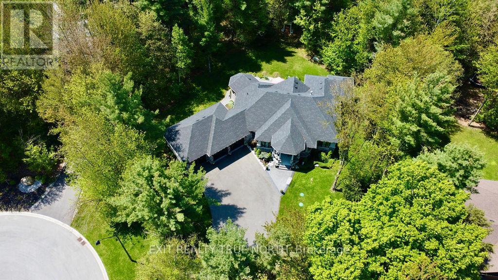 2 Sycamore Circle, Springwater, Ontario  L0L 2K0 - Photo 2 - S12127310
