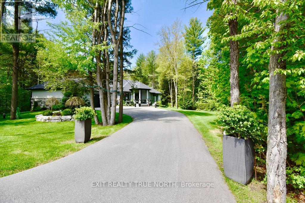 2 Sycamore Circle, Springwater, Ontario  L0L 2K0 - Photo 3 - S12127310