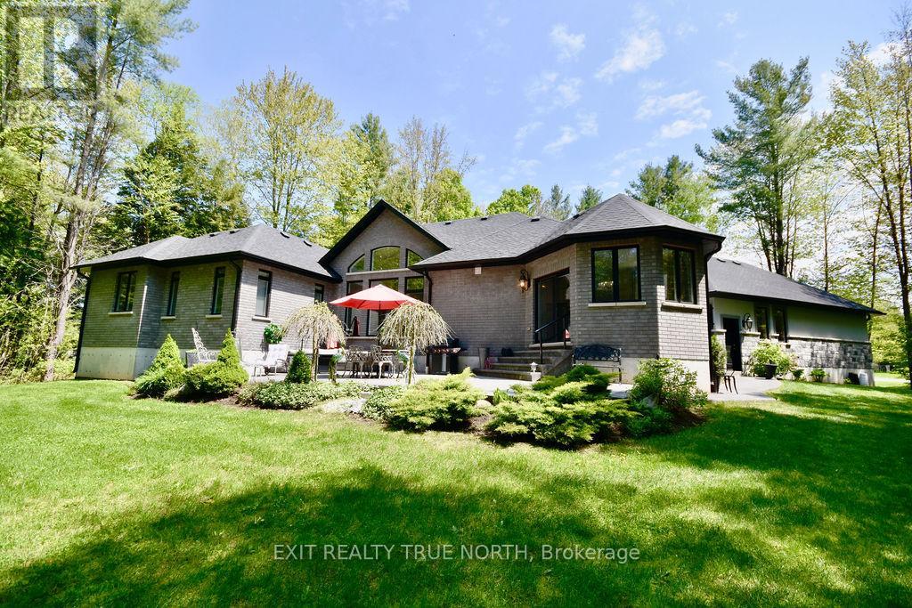 2 Sycamore Circle, Springwater, Ontario  L0L 2K0 - Photo 33 - S12127310
