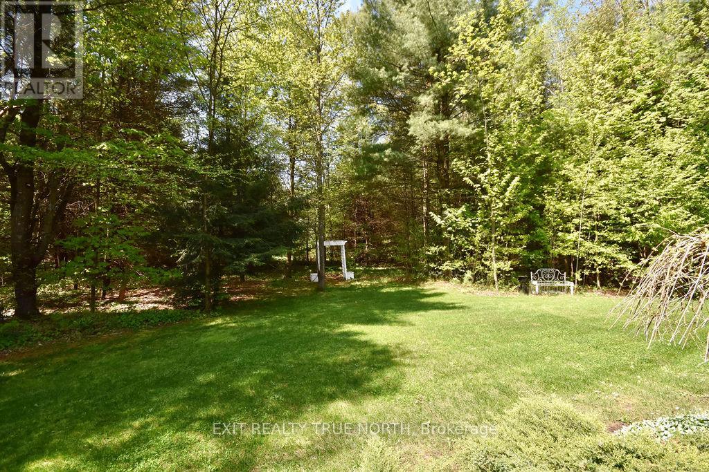 2 Sycamore Circle, Springwater, Ontario  L0L 2K0 - Photo 34 - S12127310