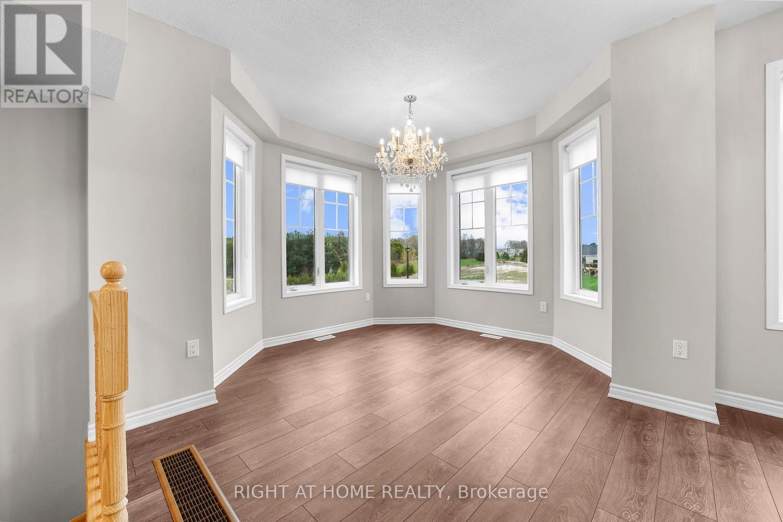 8 Spencer Boulevard, Wasaga Beach, Ontario  L9Z 0K1 - Photo 6 - S12127505