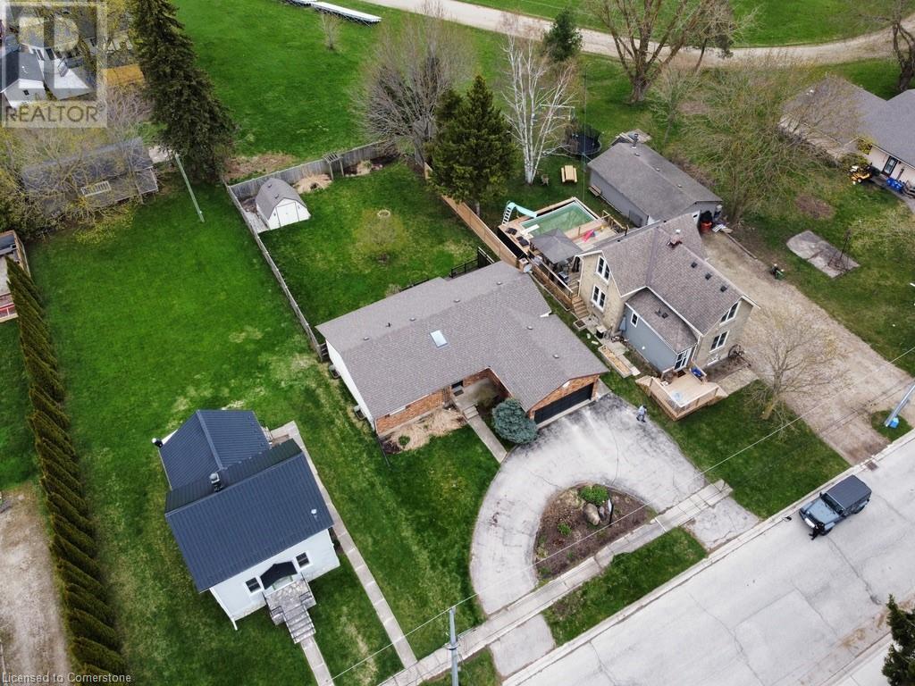 Property at 550 RAGLAN STREET Street image 5