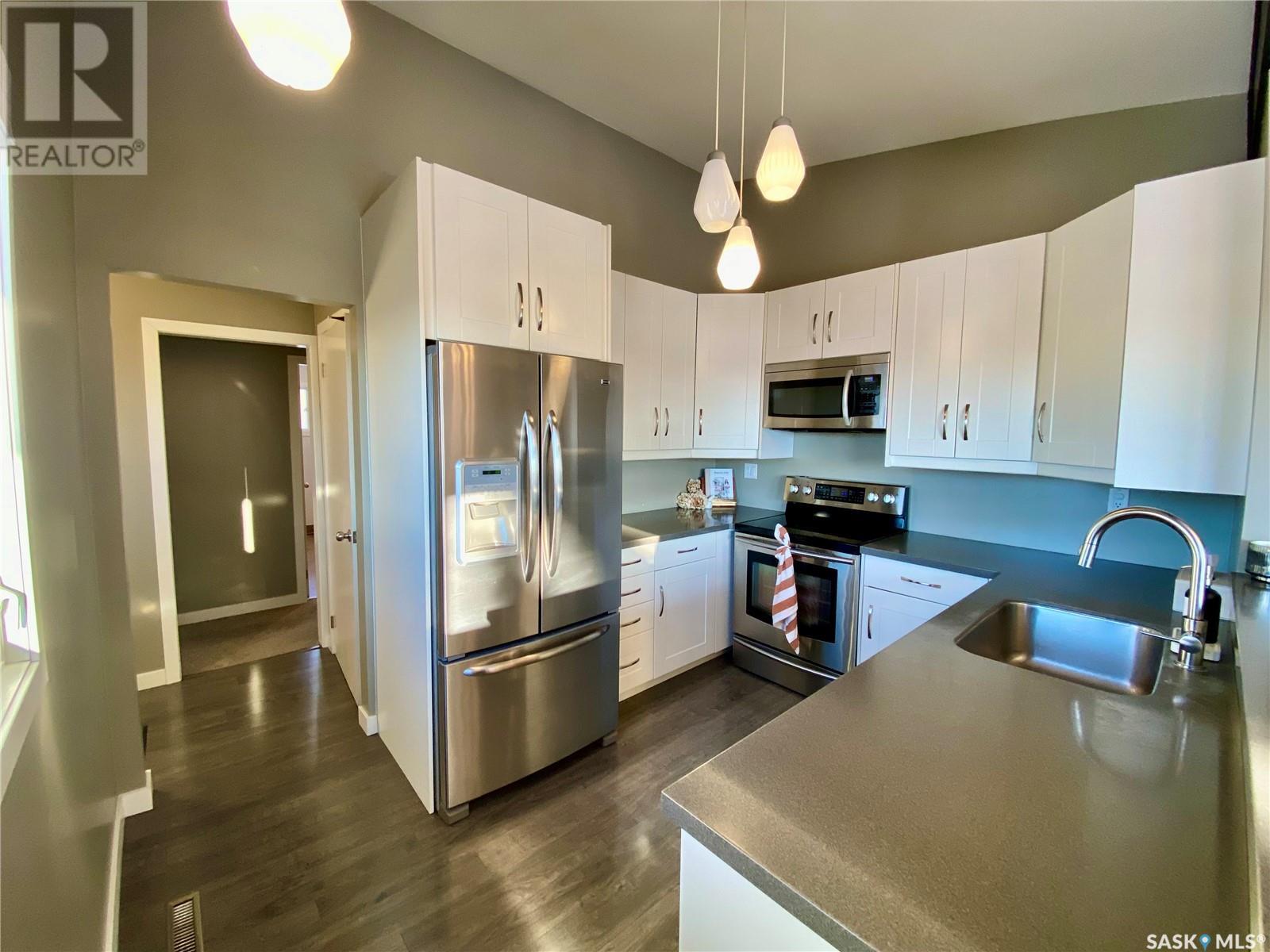 91 Moir Drive, Oxbow, Saskatchewan  S0C 2B0 - Photo 10 - SK993712
