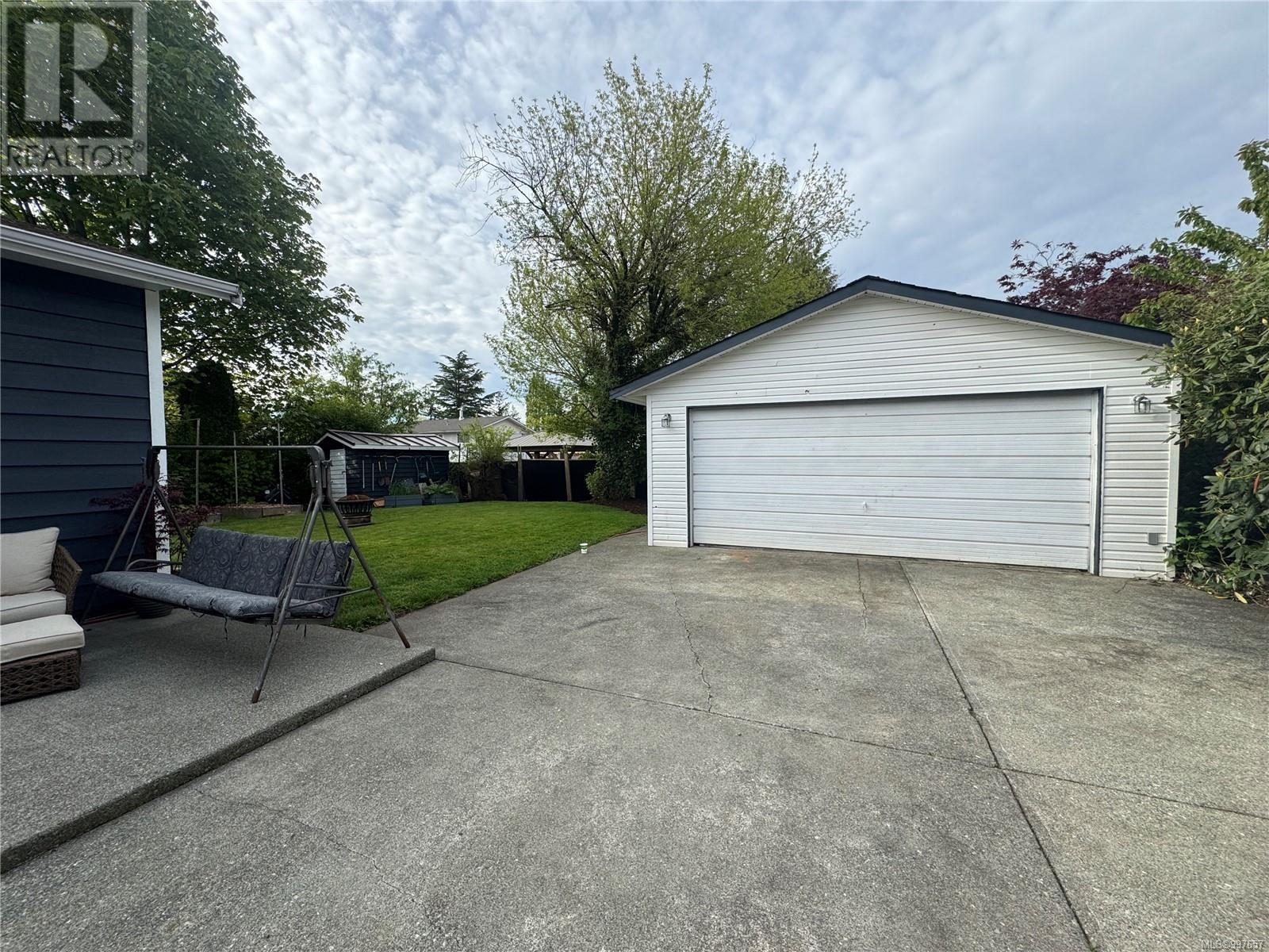 Property at 782 Marina Rd image 3
