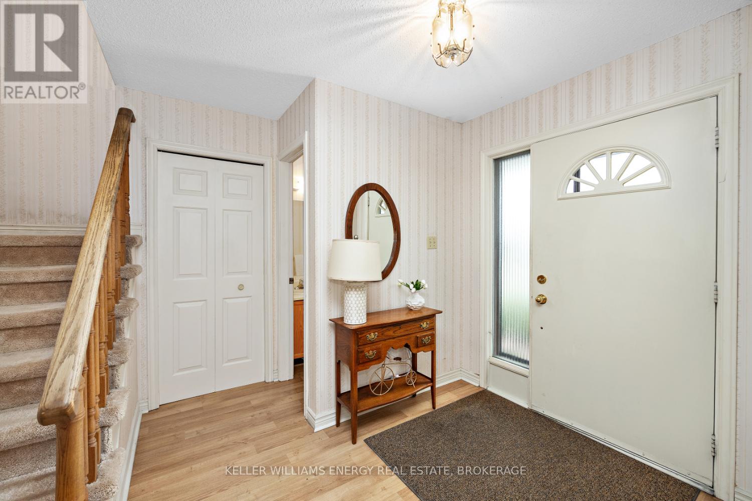 1037 Roundelay Court, Oshawa, Ontario  L1J 7R8 - Photo 9 - E12127591