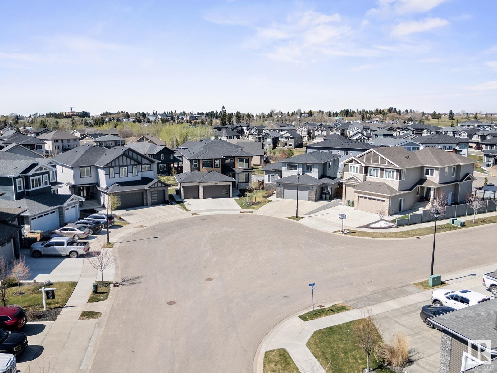 Property at 3911 44 AV image 1