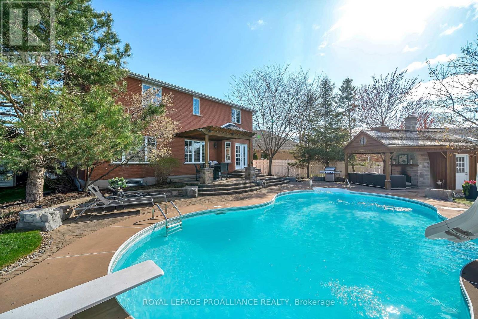 6 Hilton Place, Belleville, Ontario K8P 5N2 - Photo 46 - X12127575