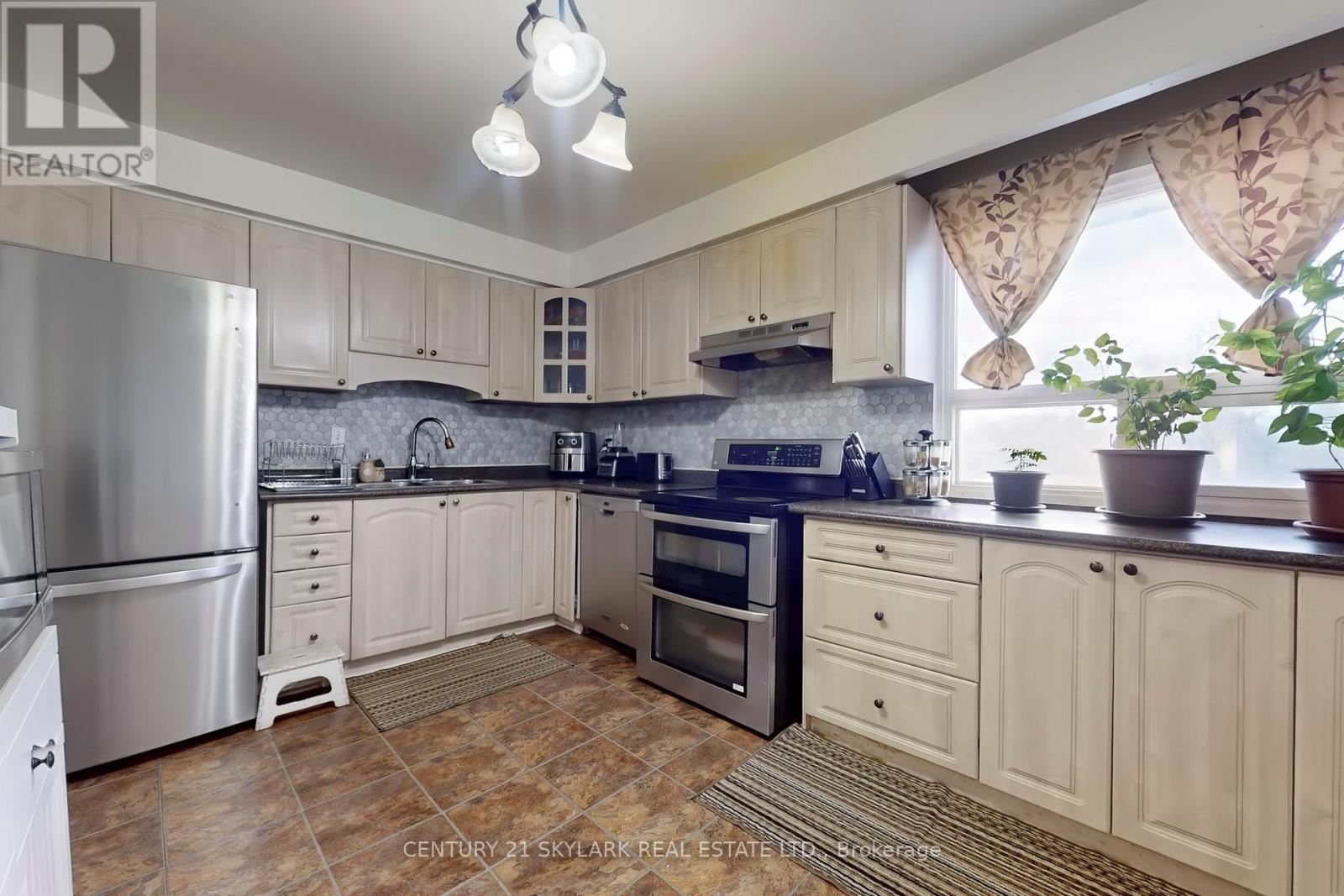 44 - 452 Silverstone Drive, Toronto, Ontario  M9V 3K8 - Photo 13 - W12123039
