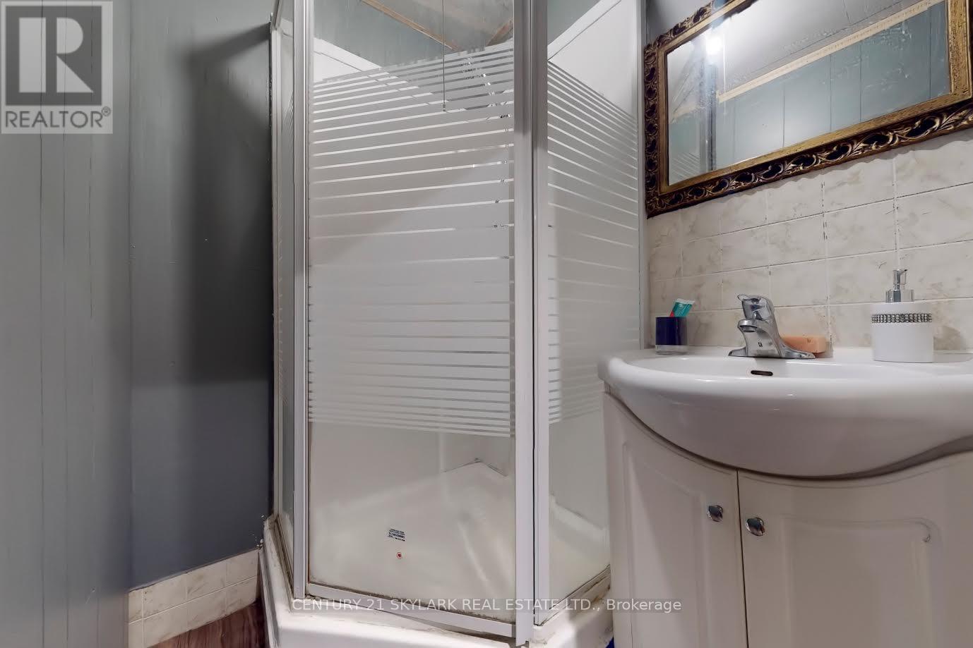 44 - 452 Silverstone Drive, Toronto, Ontario  M9V 3K8 - Photo 39 - W12123039