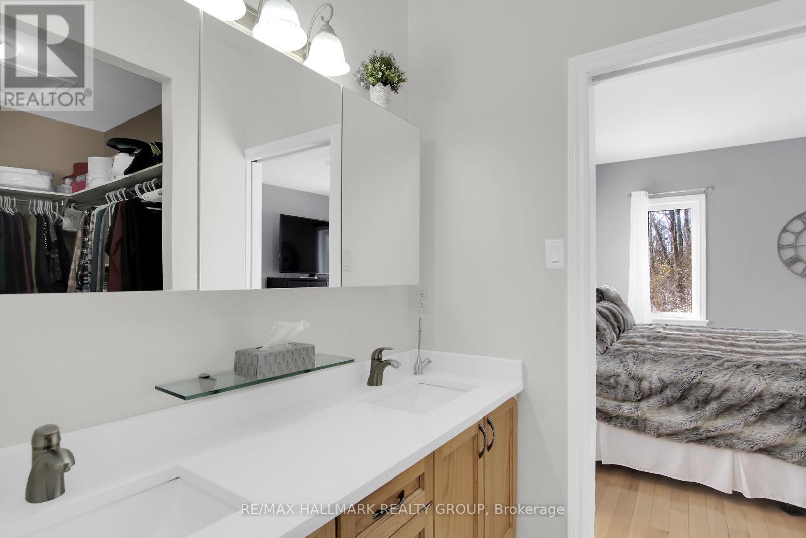 172 Wilbert Cox Drive, Ottawa, Ontario  K0A 1L0 - Photo 14 - X12127551