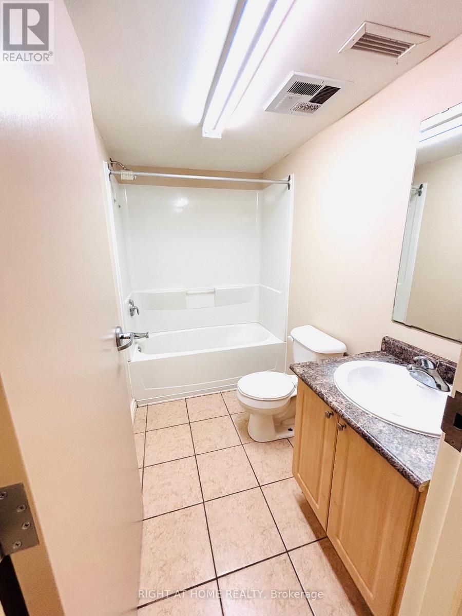 41 Columbia Street W, Waterloo, Ontario  N2L 3K4 - Photo 13 - X12065275