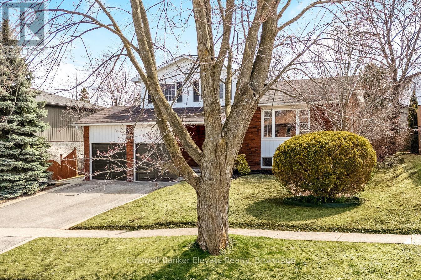 11 Hillside Drive, Halton Hills, Ontario  L7G 4W2 - Photo 3 - W12127181