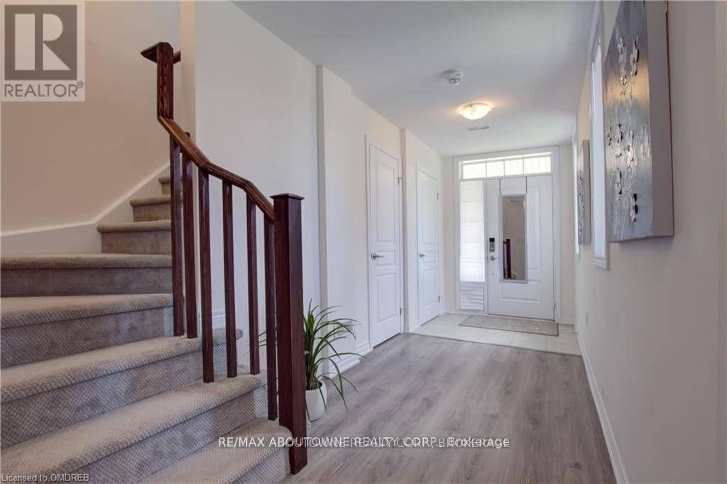 3113 Blackfriar Common, Oakville, Ontario  L6H 7E3 - Photo 4 - W12127231