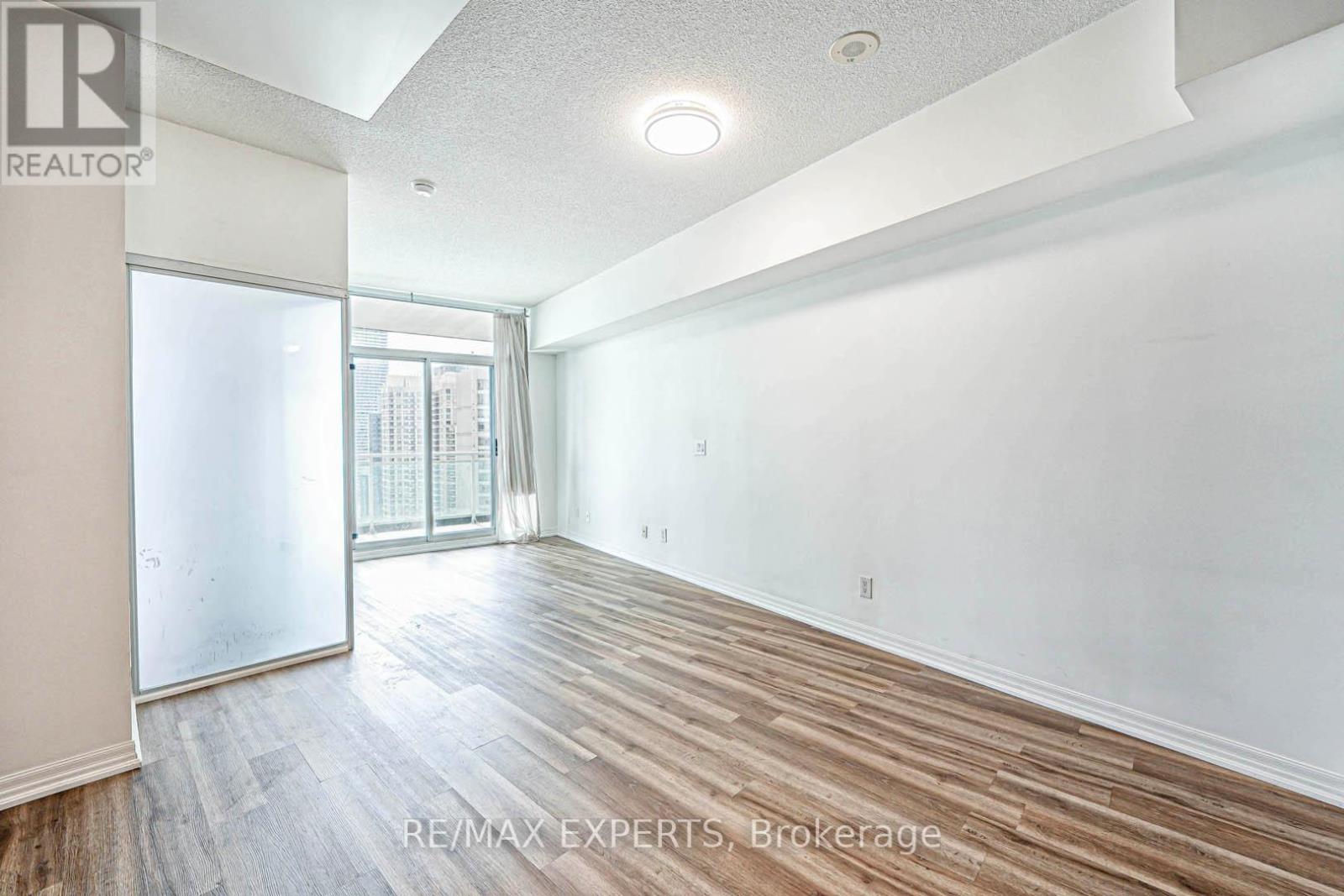 2606 - 223 Webb Drive, Mississauga, Ontario  L5B 0E8 - Photo 8 - W12127249