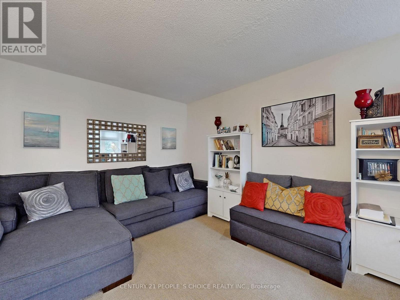 Property at 1160 WINDSOR HILL BOULEVARD image 4