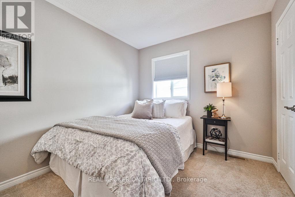 36 Sloan Drive, Milton, Ontario  L9T 5P7 - Photo 17 - W12127289