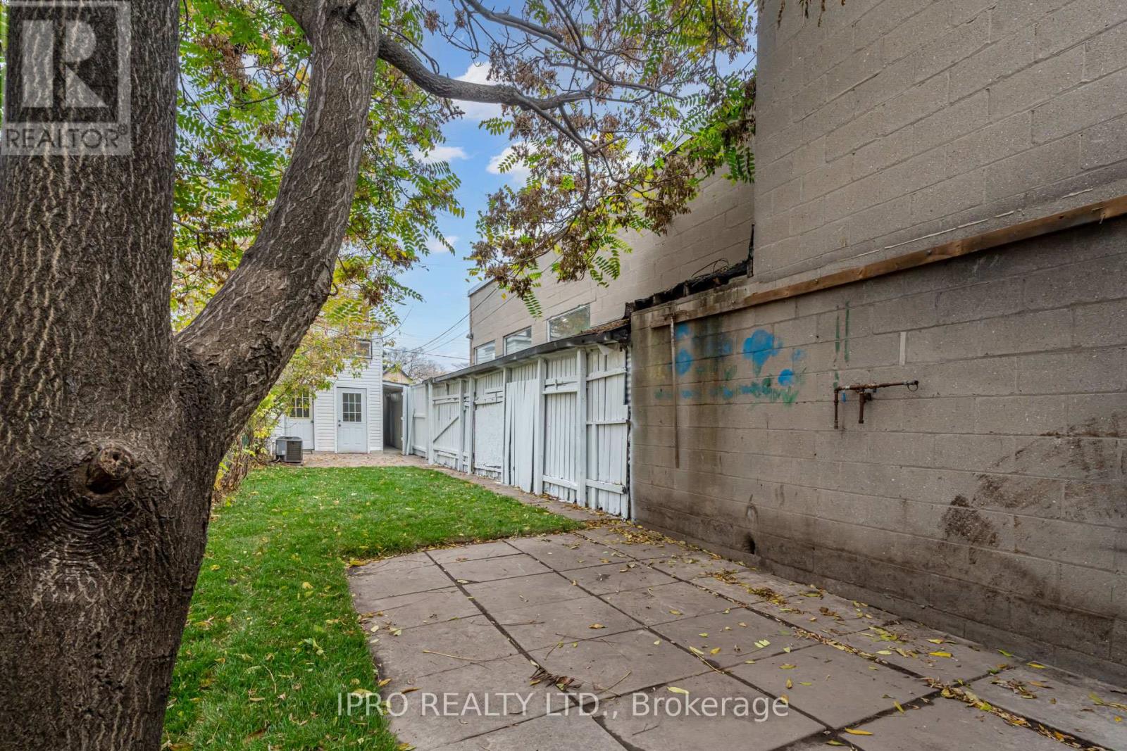 1140 Dufferin Street, Toronto, Ontario  M6H 4B6 - Photo 37 - W12127342