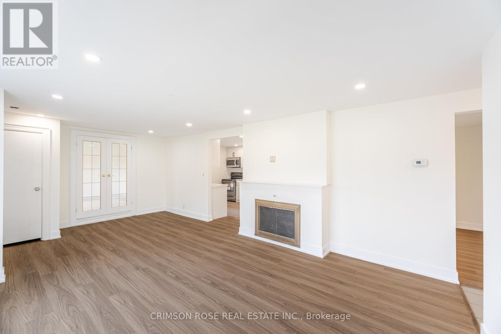 2561 Mindemoya Road, Mississauga, Ontario  L5C 2R1 - Photo 11 - W12127361